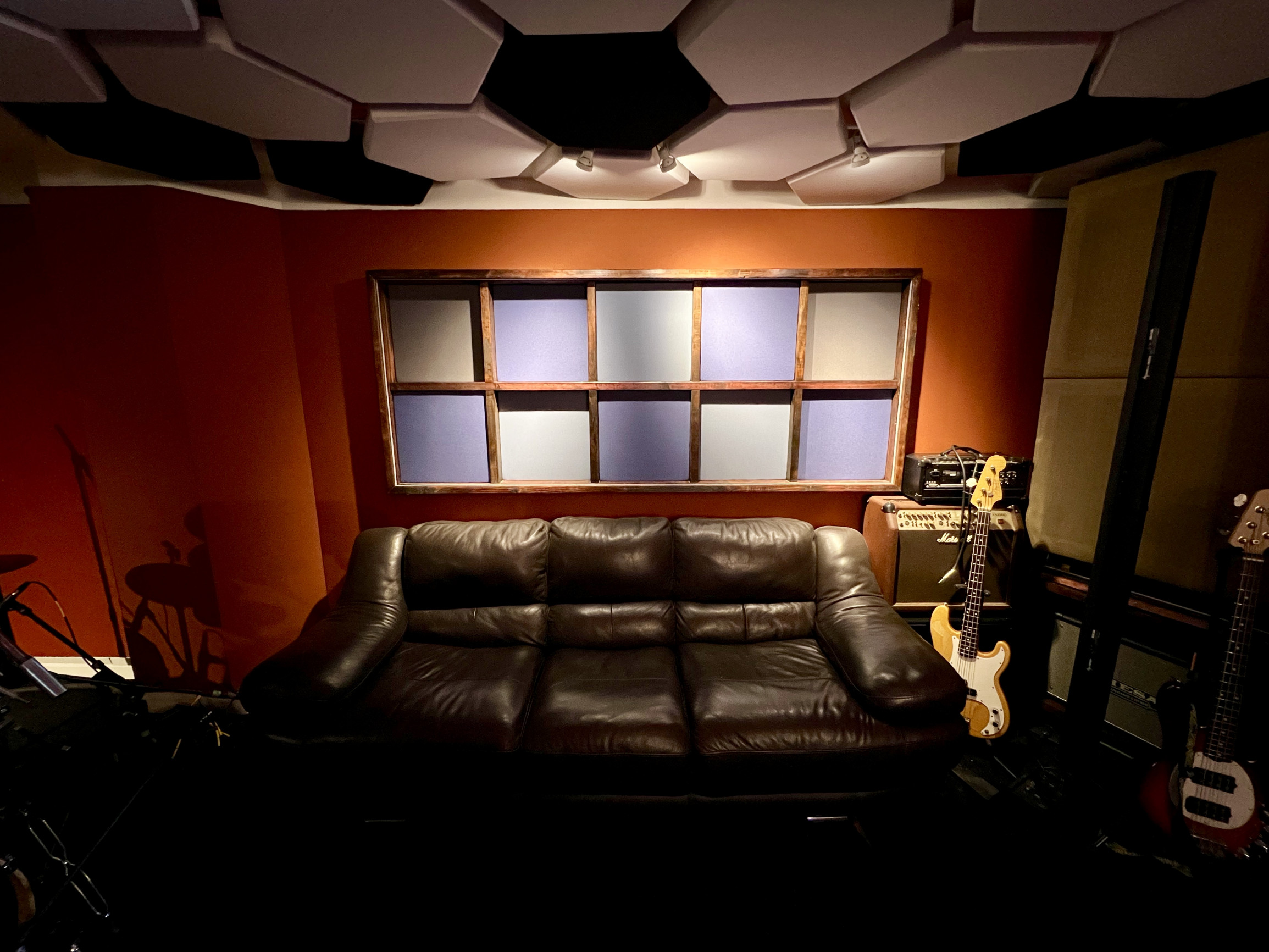 Studio custom outlet